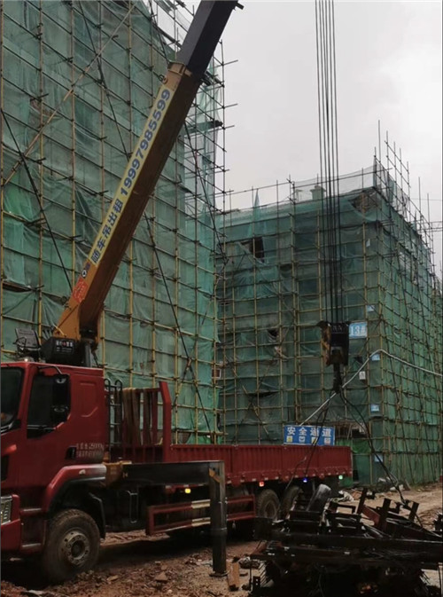 商河县“慢工细活”—— 吊车的 “微动控制” 技术